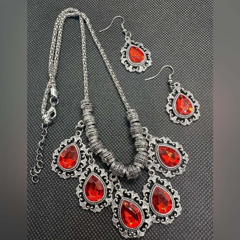 💎❤️STUNNING Vintage Silver Tone & Vermillion Dangle Necklace Earrings 💎❤️ - Picture 10 of 16